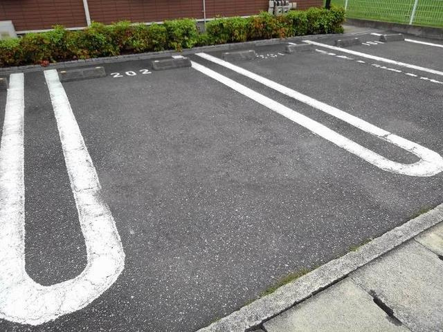 サンセールⅣの駐車場