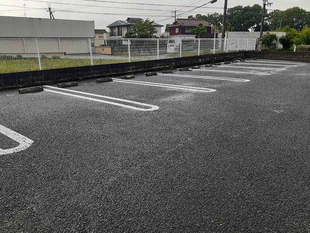 シンヴィオシスＤの駐車場