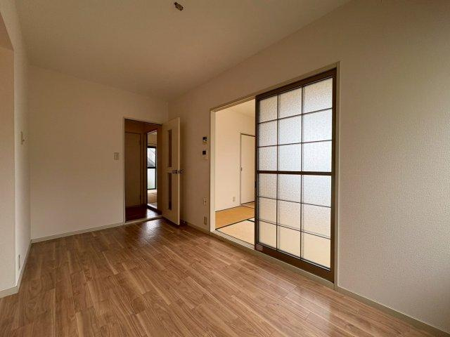 ハイツ2番館の居間・リビング
