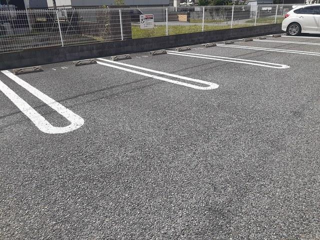 シンヴィオシスＢの駐車場