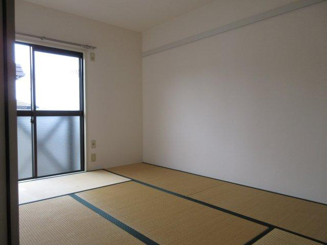 ハイツ2番館の居間・リビング