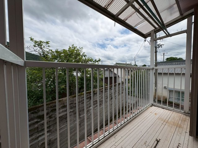 事務所兼倉庫付き戸建てのバルコニー