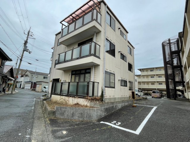 アバニティー東出口の外観