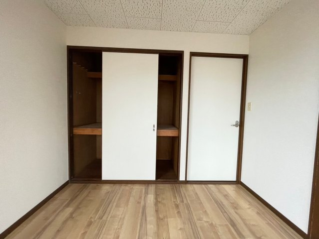 アバニティー東出口の寝室