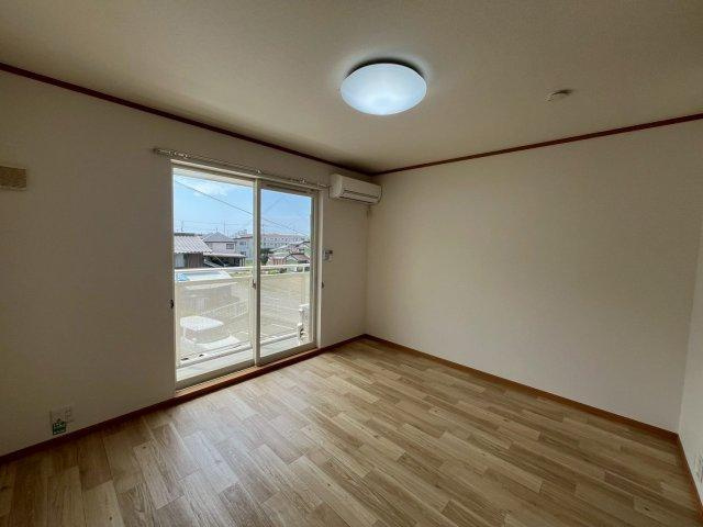ドリーム新町の居間・リビング