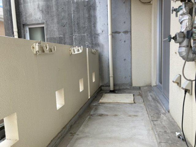 クロスコートのバルコニー