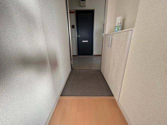ヒルハイツA棟の玄関