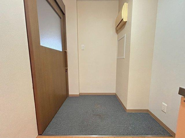 ハイツ・コンブリオの玄関