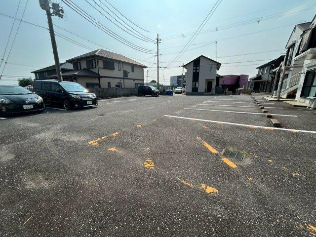 アディスひろのCの駐車場