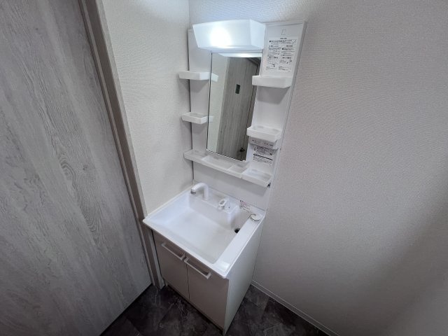 ジーライズ明石二見町の洗面所