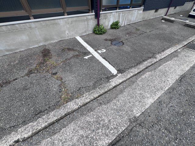 ジーライズ明石二見町の駐車場
