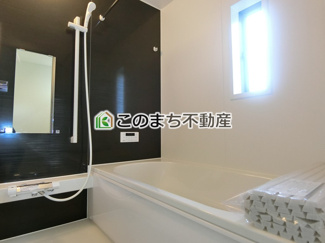【浴室】 | CRADLE GARDEN岩舟町和泉第4 | 同社施工物件写真。※建具やフローリング、その他仕様が異なる場合がございます。
