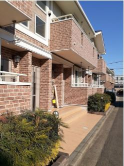 西東京市保谷町１丁目のアパートのエントランス