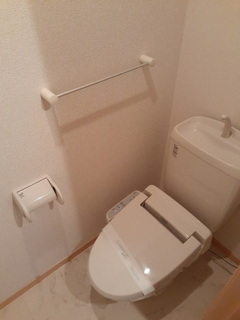 西東京市保谷町１丁目のアパートのトイレ