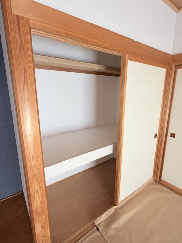 寿北6丁目　中古住宅の収納