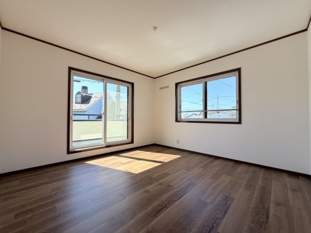 寿北6丁目　中古住宅の洋室