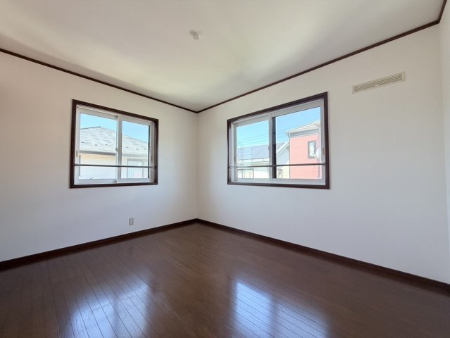 寿北6丁目　中古住宅の洋室