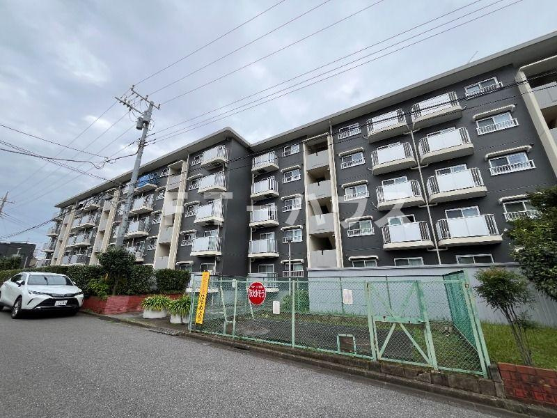 京成サンコーポ3号棟の外観