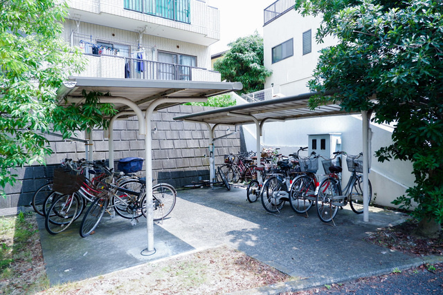 ＴＡフラット笹下のその他共用部分|屋根付き駐輪場