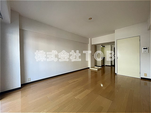 【居間・リビング】 | アーバンソワール千歳烏山 | 8帖