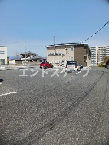 メゾン・ド・コリーヌの駐車場|高崎、前橋のお部屋探しはエンドスケープまで！お客様の理想お聞かせ下さい♪