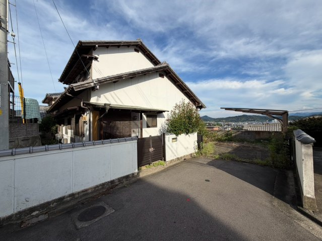 飯野山方面から見渡せる眺望のお家　社宅・セカンドハウス向きの外観
