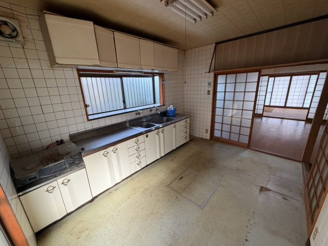 飯野山方面から見渡せる眺望のお家　社宅・セカンドハウス向きのキッチン