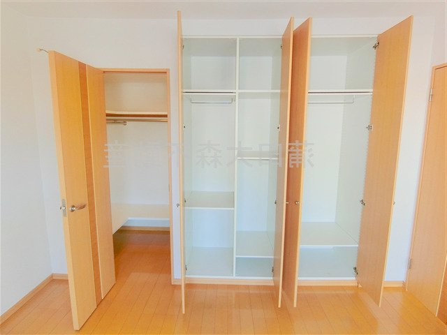 レジデンス新蒲田スクエアの収納|大容量の棚収納とウォークインクローゼット！