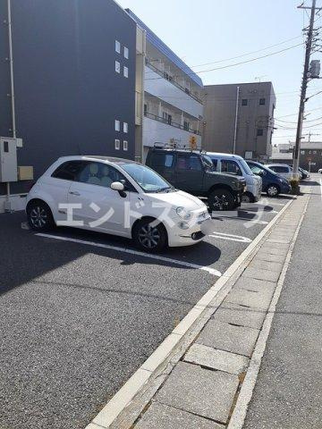フレーシュの駐車場|高崎、前橋のお部屋探しはエンドスケープまで！お客様の理想お聞かせ下さい♪