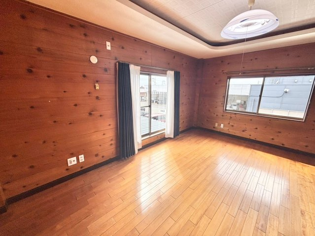 室岡貸家の洋室