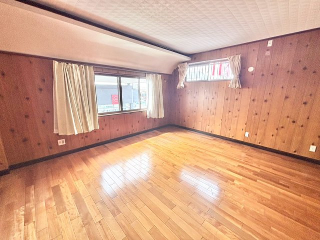 室岡貸家の洋室