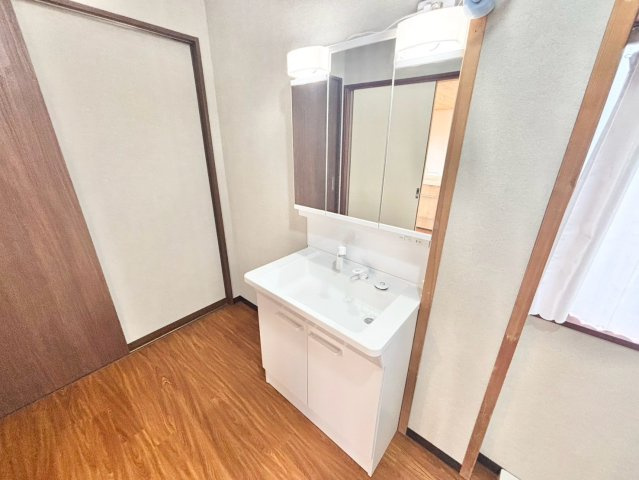 室岡店舗　住居の独立洗面台