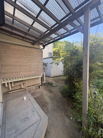 神戸市西区南別府4丁目　中古戸建のエントランス|●年中無休：当日予約可●1階にはテラスがございますので、少しの雨なら洗濯物も濡れずに安心です！