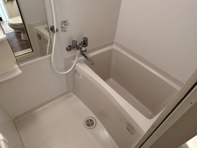 ラ・メゾンの浴室|同建物別室参考写真