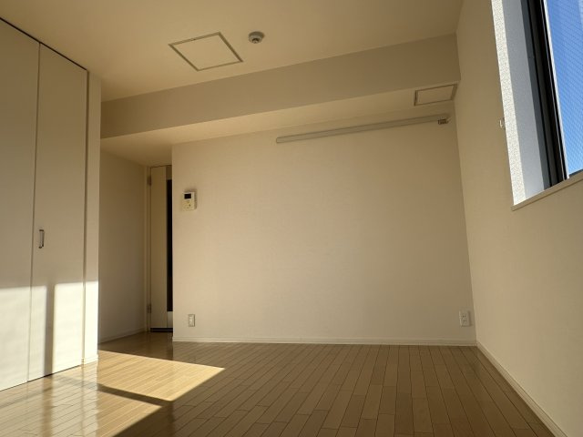 ラ・メゾンの居間・リビング|同建物別室参考写真