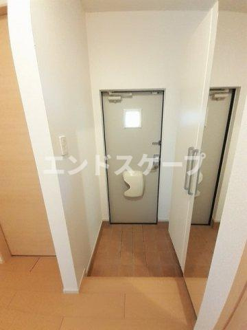 サニーテルネの玄関|高崎、前橋のお部屋探しはエンドスケープまで！お客様の理想お聞かせ下さい♪