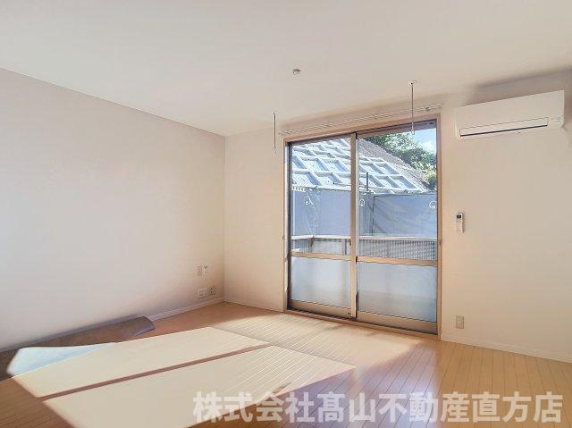 直方市大字山部のアパートの居間・リビング