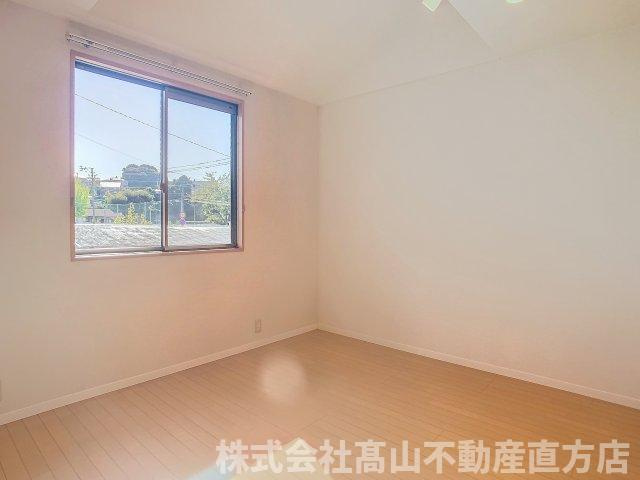 直方市大字山部のアパートの寝室