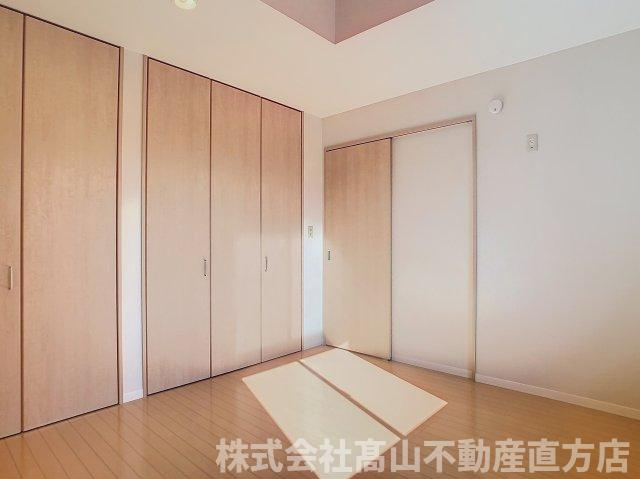 直方市大字山部のアパートの寝室