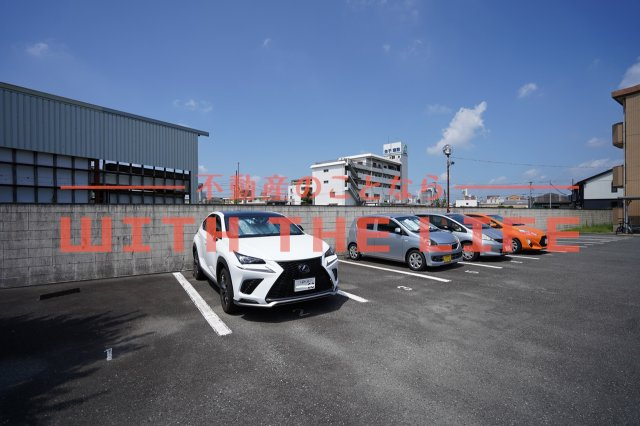 リバーサイド東櫛原【キャッシュバック対象物件】の駐車場|日々の疲れを癒すお風呂付です