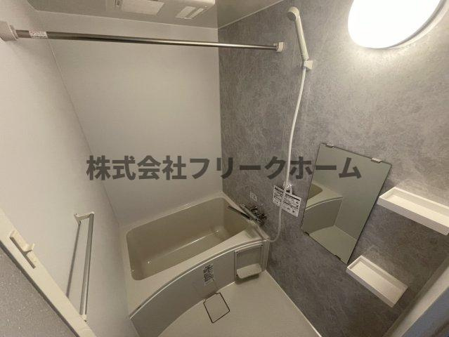 国分寺市東元町１丁目のアパートの浴室