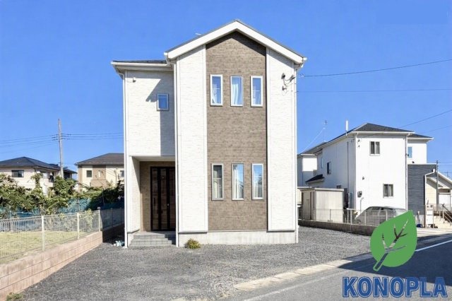 【中古戸建】伊勢崎市茂呂町2丁目の外観|■外観｜ここから始まる「日常」はご家族にとってかけがえのない時間となります。少しでも豊かに、快適に。
