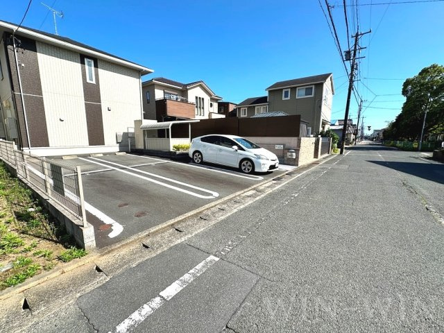 D-room東岩田 Ⅰの駐車場