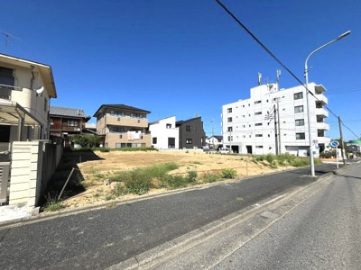 【前面道路含む現地写真】 | 南区外山二丁目　売地　2区画　 | 前面道路含む現地写真(2026年10月1日撮影)
