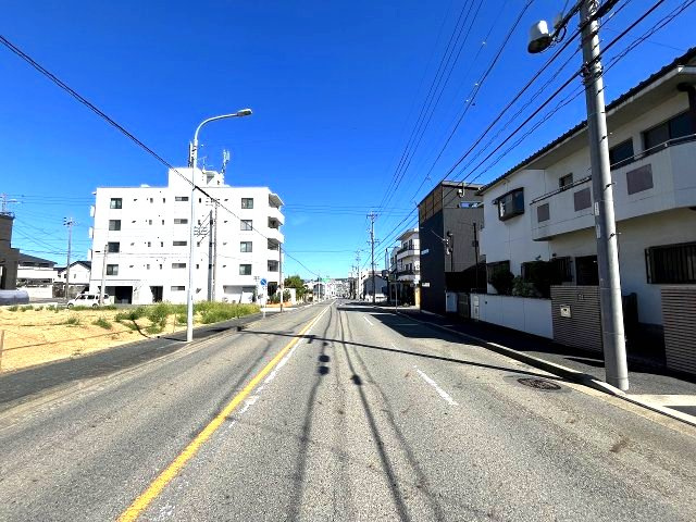 南区外山二丁目　売地　2区画　の前面道路含む現地写真|前面道路含む現地写真(2026年10月1日撮影)