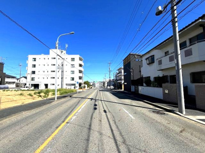 【前面道路含む現地写真】 | 南区外山二丁目　売地　2区画　 | 前面道路含む現地写真(2026年10月1日撮影)