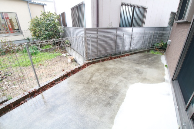 ローレン南荒子　名古屋市賃貸　仲介手数料無料のバルコニー
