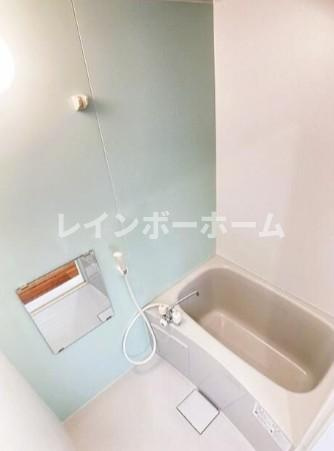江戸川区東小岩６丁目のアパートの浴室