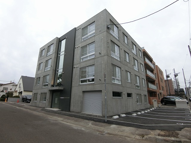 Ｌｅａｐ　ｓｑｕａｒｅ　Ｈ１３