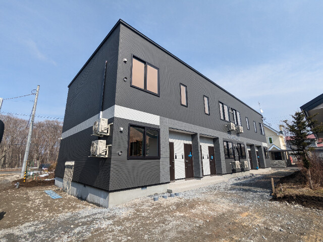 千歳市自由ケ丘４丁目のアパート